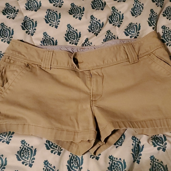 Red Camel Pants - Khaki shorts